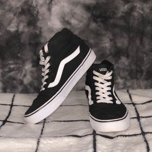 Women’s Mid-Top Vans
